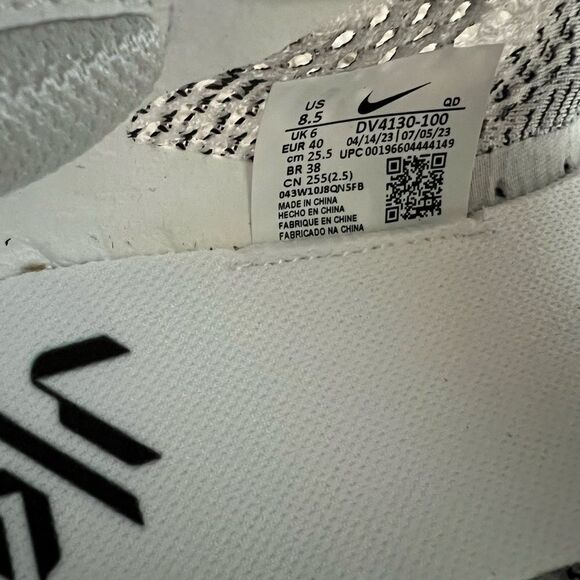 Nike VaporFly 3 ZoomX White Grey Women Running - Picture 9 of 9